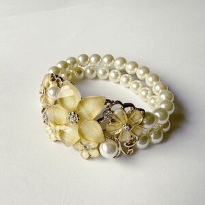 Faux Pearl Floral Stretch Bracelet